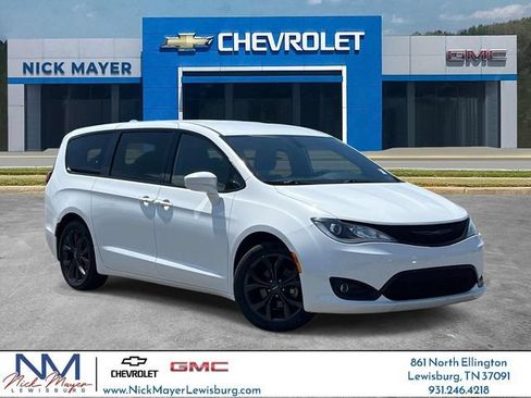 Used 2020 Chrysler Pacifica Touring w/ S Appearance Package FWD image 1