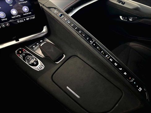 Used 2022 Chevrolet Corvette Stingray Premium Cpe w/ Z51 Performance Package RWD image 19