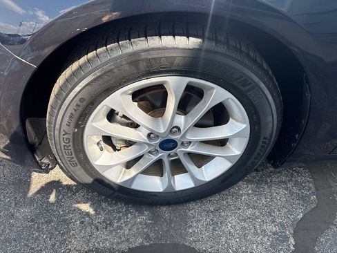 Used 2020 Ford Fusion SE FWD image 23