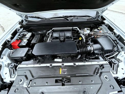 Certified 2024 Chevrolet Colorado ZR2 w/ Technology Package AWD/4WD image 24