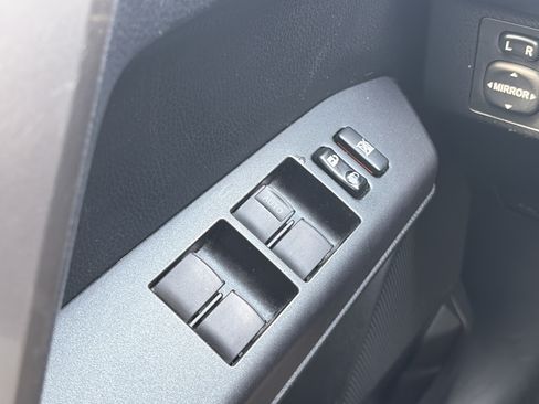 Used 2018 Toyota RAV4 XLE AWD/4WD image 29