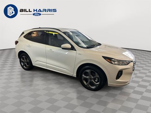 Used 2023 Ford Escape ST-Line Select image 4