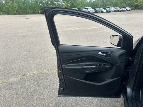 Used 2018 Ford Escape SE w/ SE Sport Appearance Package AWD/4WD image 24