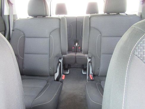 Certified 2023 GMC Acadia SLE w/ Driver Convenience Package FWD image 15