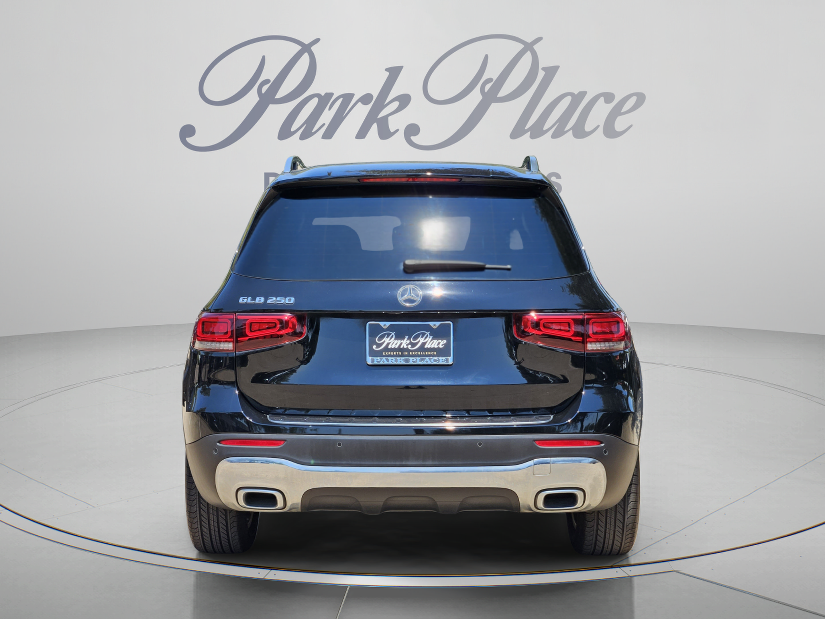 Used 2022 Mercedes-Benz GLB 250 image 4