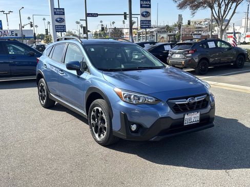 Used 2021 Subaru Crosstrek 2.0i Premium w/ Moonroof Package image 3