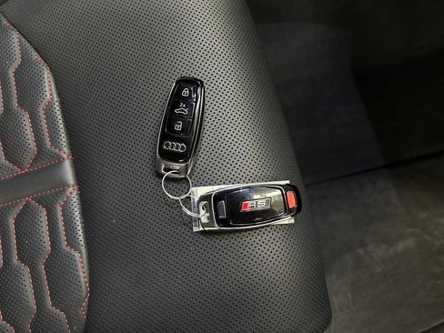 Used 2024 Audi RS Q8 image 40
