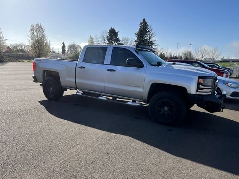 Used 2018 Chevrolet Silverado 1500 W/T w/ Trailering Package image 5