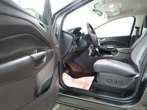 Used 2018 Ford Escape SE image 9