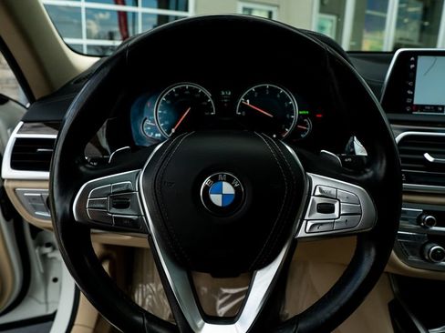 Used 2018 BMW 740i RWD image 24