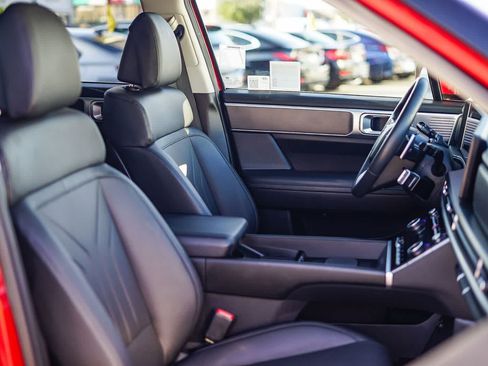 Certified 2025 Hyundai Santa Fe SEL image 16