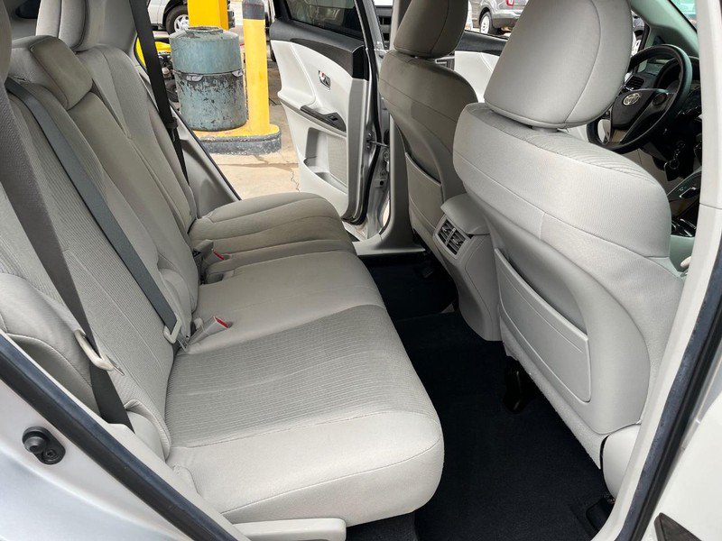 Used 2014 Toyota Venza LE FWD image 9