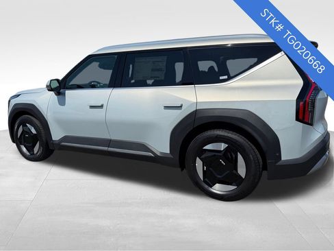 New 2026 Kia EV9 Wind AWD/4WD image 5