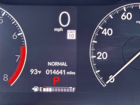 Used 2025 Honda Pilot Touring image 27