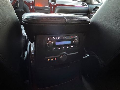 Used 2014 Cadillac Escalade Luxury image 23