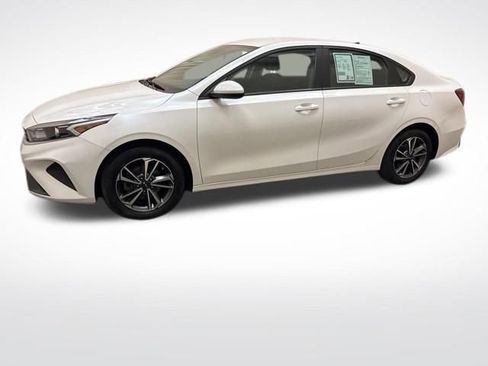 Certified 2023 Kia Forte LXS FWD image 10