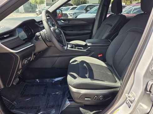 Certified 2025 Jeep Grand Cherokee L Laredo w/ Luxury Tech Group I RWD image 3