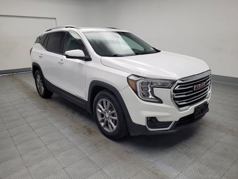 Used 2022 GMC Terrain SLT image 13