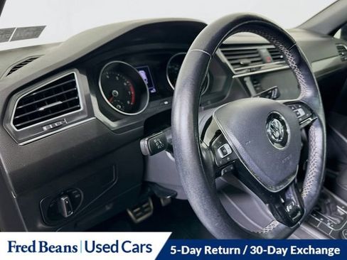 Used 2020 Volkswagen Tiguan SE R-Line w/ 3rd Row Seat Package image 11