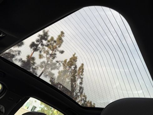 Used 2025 BMW i7 eDrive50 image 23