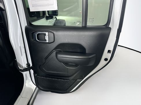 Used 2024 Jeep Wrangler Unlimited Rubicon 4xe AWD/4WD image 27