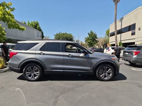 Used 2023 Ford Explorer XLT w/ Equipment Group 202A RWD image 7