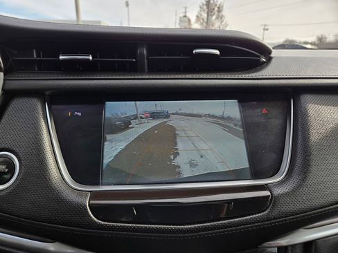 Used 2018 Cadillac XT5 Premium Luxury image 10