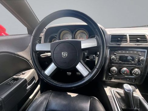 Used 2010 Dodge Challenger R/T RWD image 5