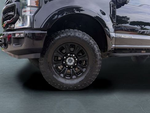 Used 2022 Ford F250 Lariat w/ Tremor Off-Road Package AWD/4WD image 4