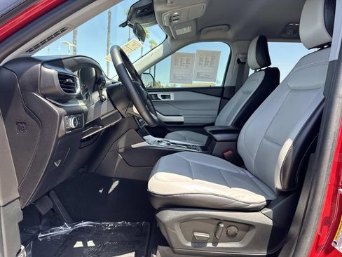 Used 2021 Ford Explorer XLT w/ Equipment Group 202A RWD image 21
