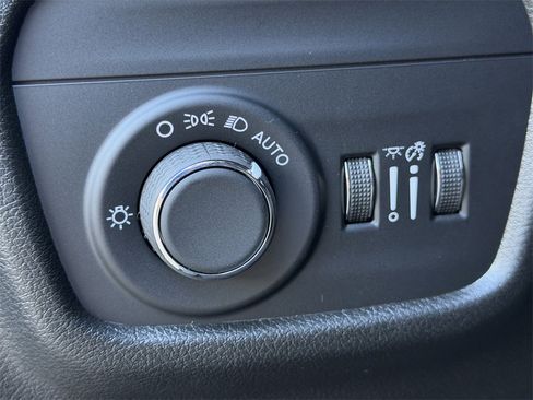 New 2025 Jeep Grand Cherokee L Altitude image 18