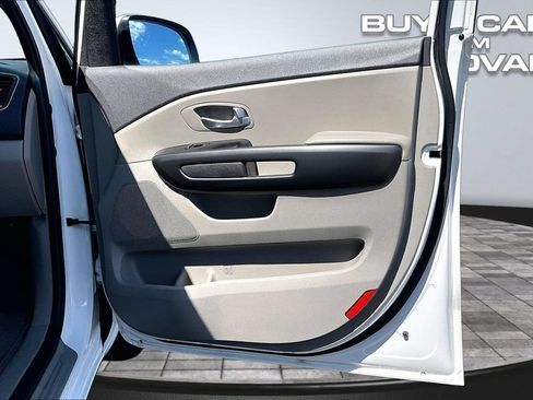 Used 2017 Kia Sedona LX FWD image 23