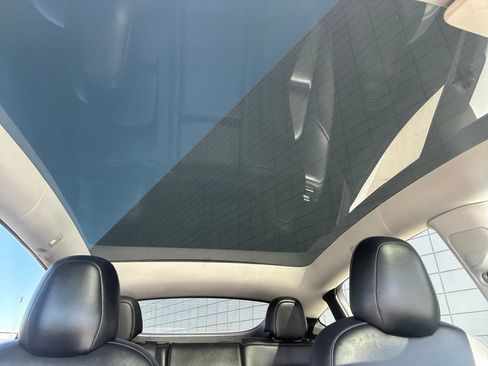 Used 2022 Tesla Model Y Performance AWD/4WD image 19