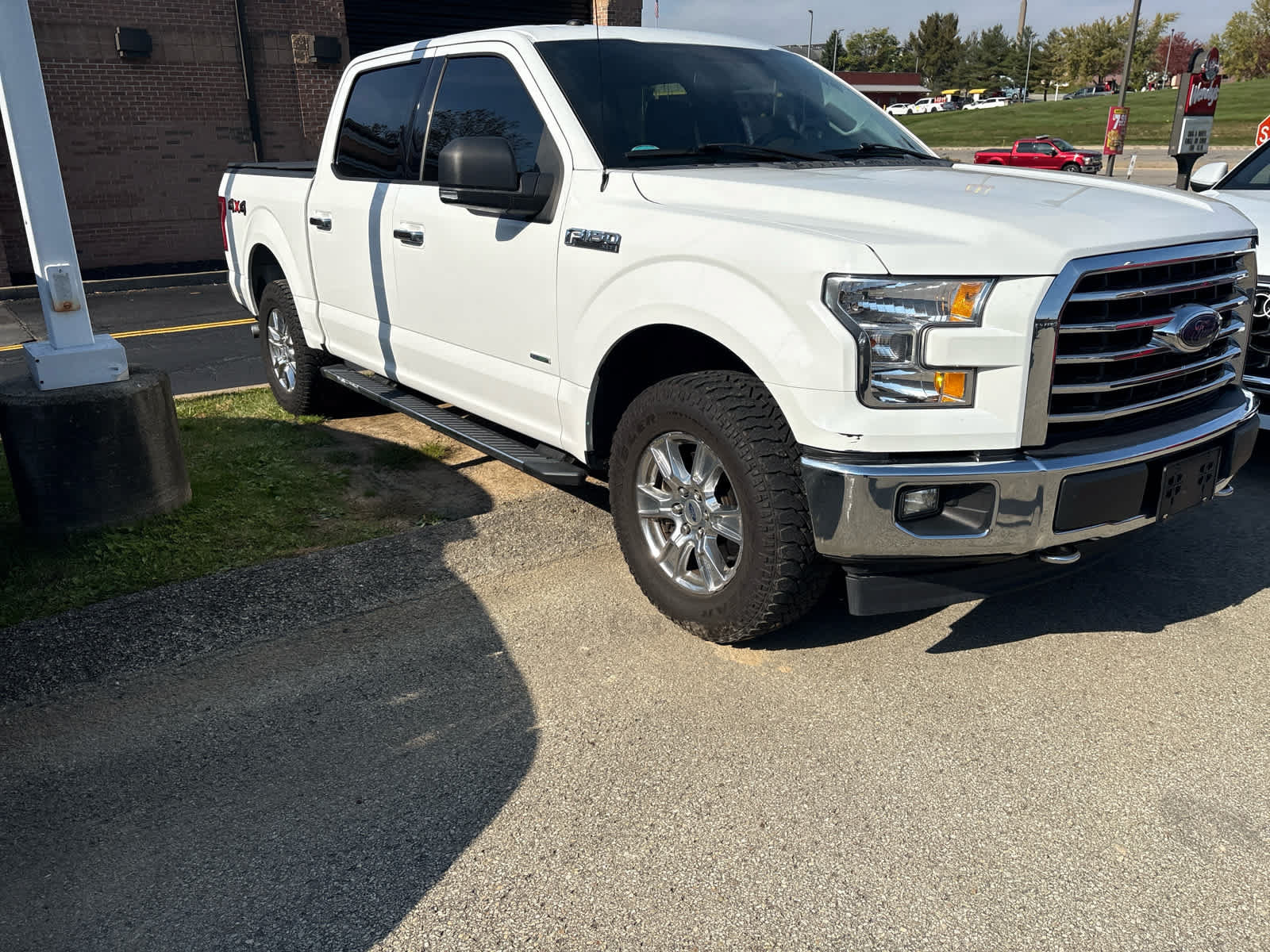 Used 2017 Ford F150 XLT w/ Equipment Group 302A Luxury AWD/4WD image 8