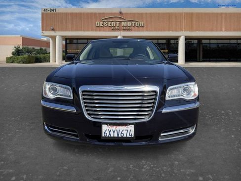 Used 2012 Chrysler 300 image 2