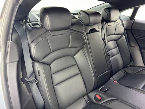 Used 2021 Porsche Taycan image 38