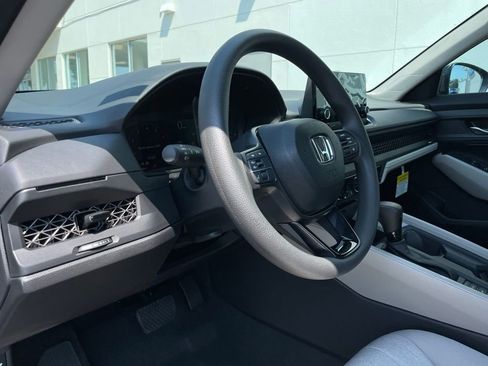 Used 2025 Honda Accord LX image 27
