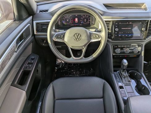 Certified 2023 Volkswagen Atlas Cross Sport SE w/ Panoramic Sunroof Package FWD image 13