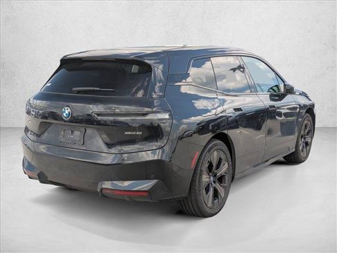 Used 2024 BMW iX xDrive50 w/ Premium Package AWD/4WD image 4