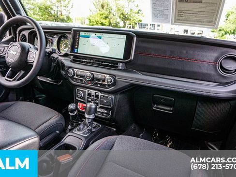 Used 2025 Jeep Wrangler Unlimited Rubicon AWD/4WD image 24