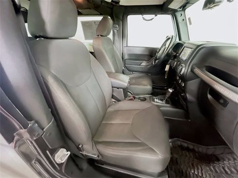 Used 2018 Jeep Wrangler Sport image 25