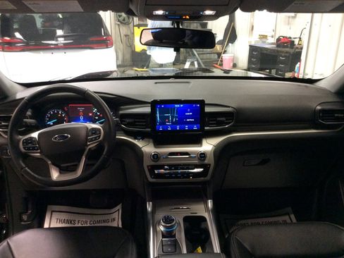 Used 2023 Ford Explorer XLT w/ Equipment Group 202A image 19