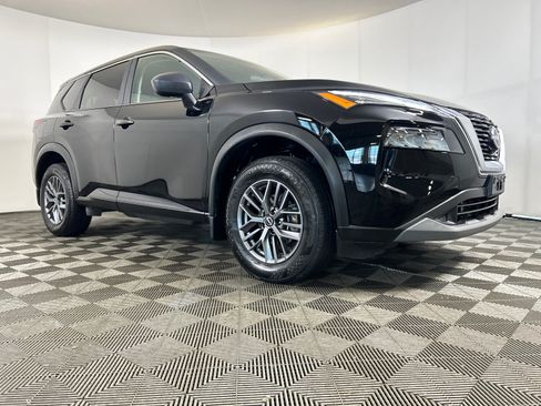 Used 2023 Nissan Rogue S AWD/4WD image 1