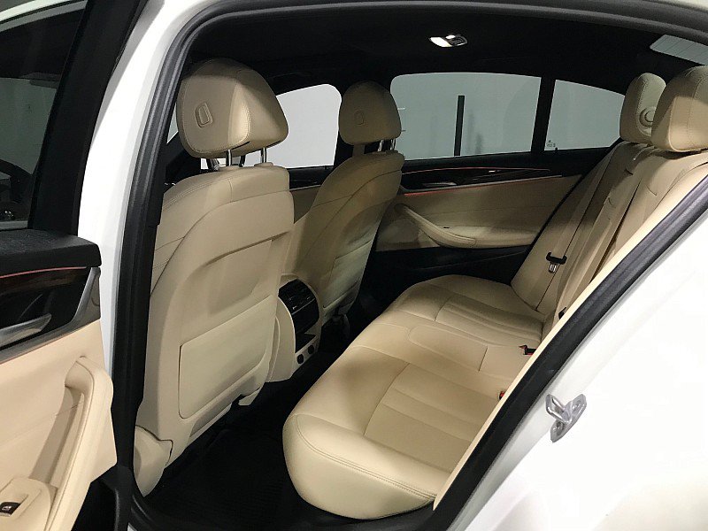 Used 2018 BMW 530i RWD image 16
