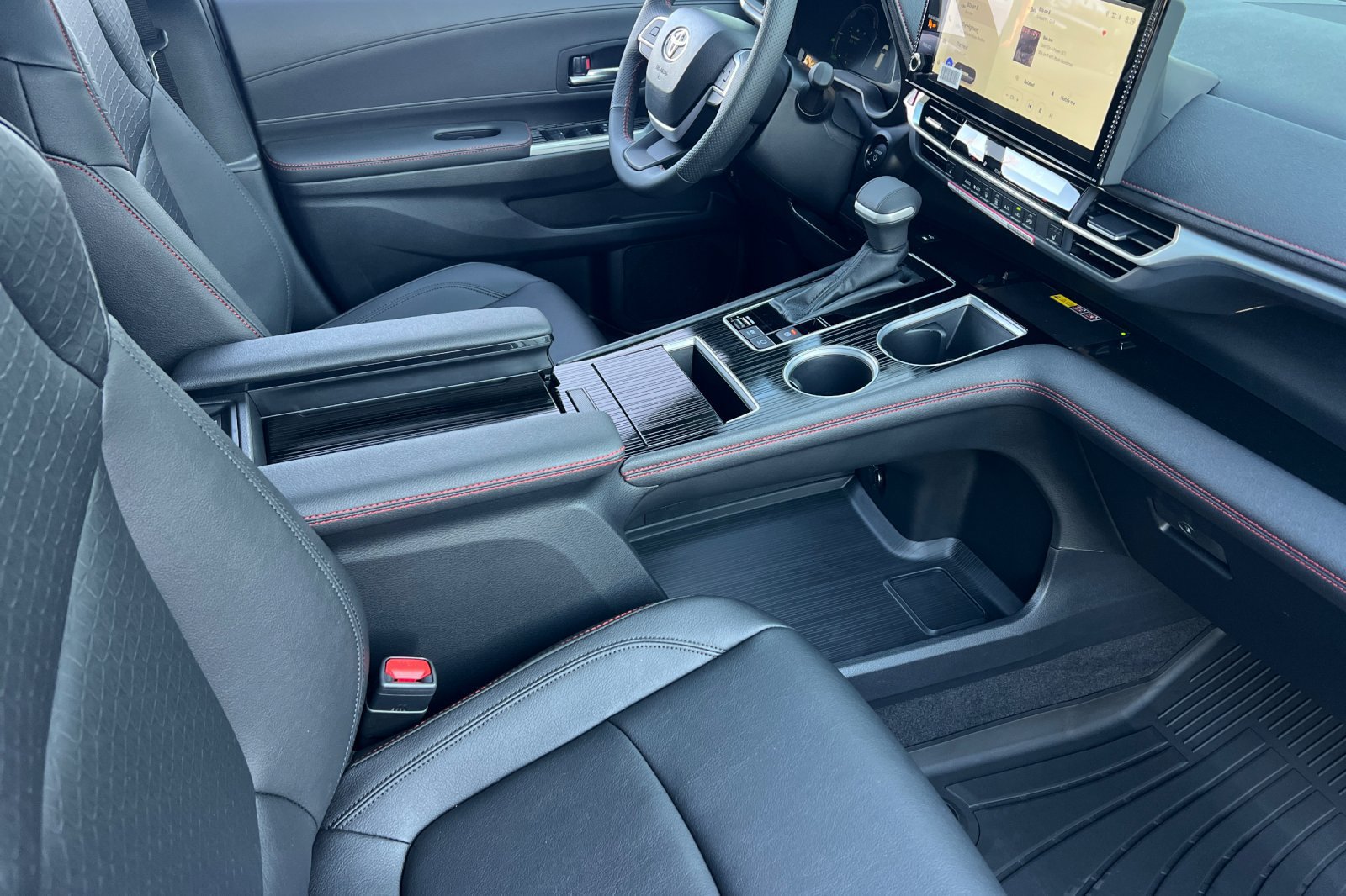 Certified 2026 Toyota Sienna XSE FWD image 17