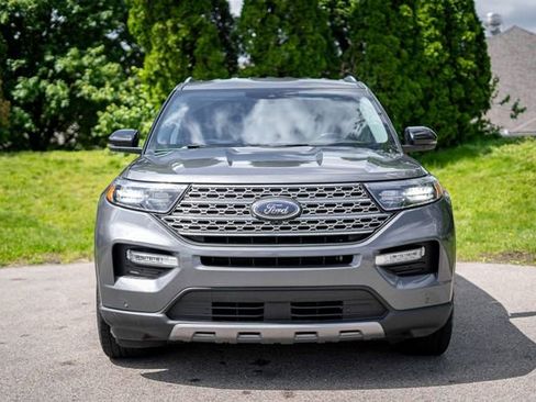 Used 2023 Ford Explorer Limited w/ Equipment Group 301A RWD image 2