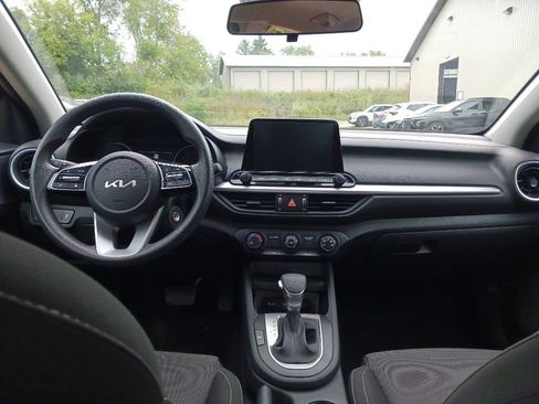 Used 2024 Kia Forte LXS w/ LXS Technology Package FWD image 13