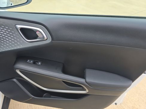 Used 2024 Kia Soul S image 16