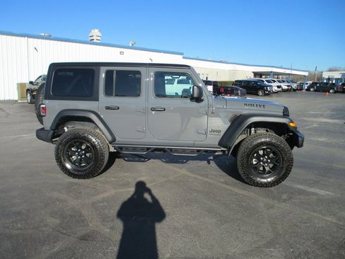 Used 2022 Jeep Wrangler Unlimited Sport image 4