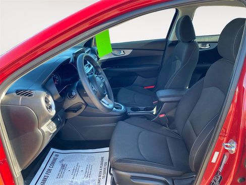 Used 2023 Kia Forte LXS w/ LXS Technology Package image 9